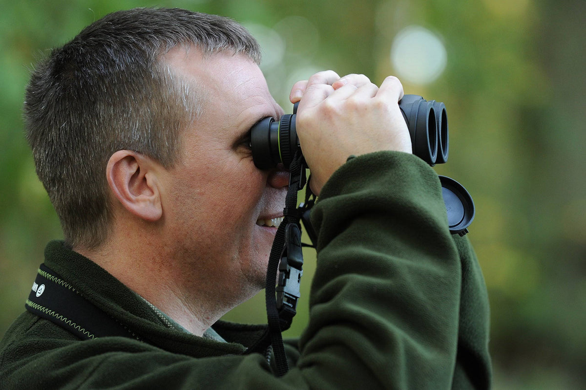 10x42 Binoculars D935