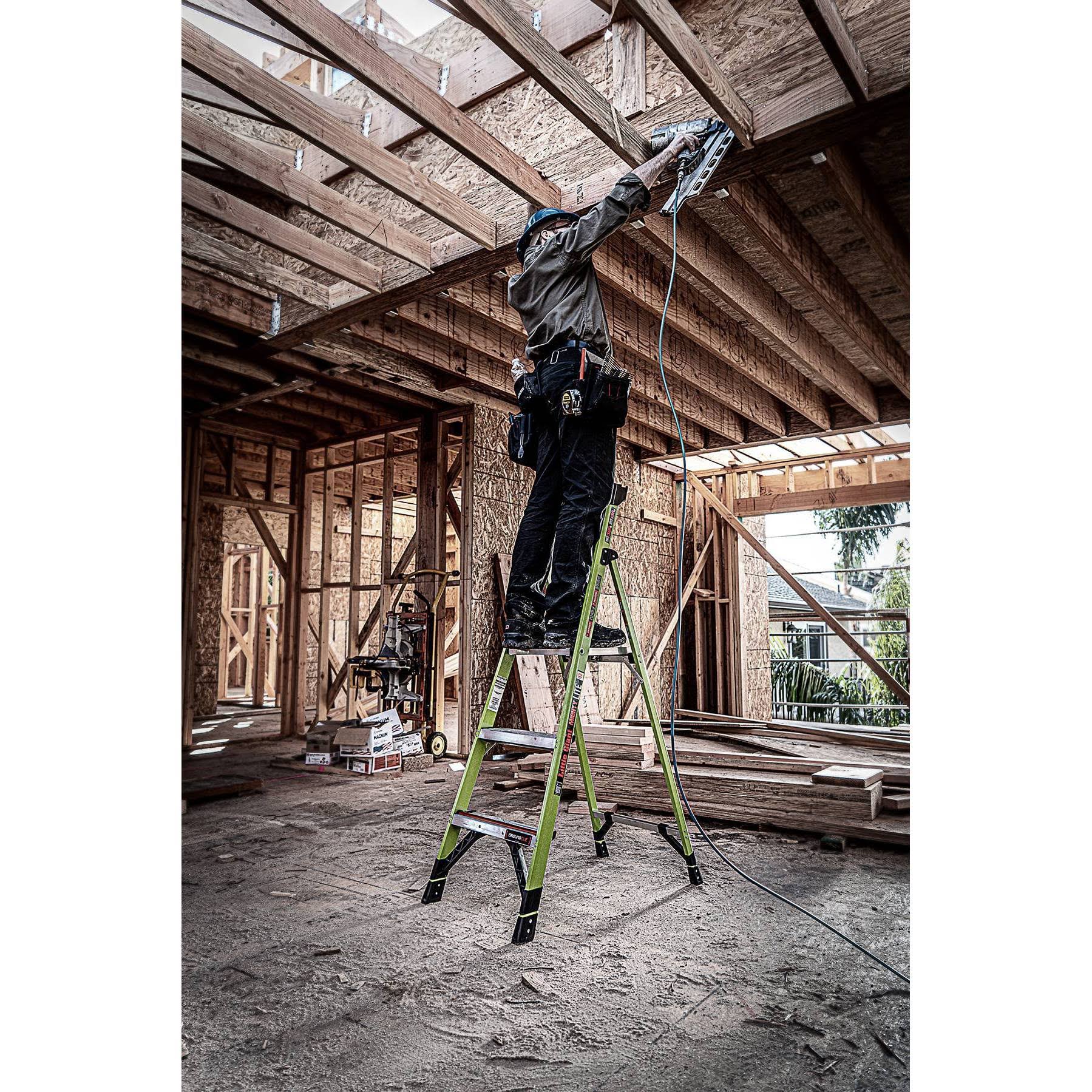 5-Foot Fiberglass Type IAA Stepladder G1506