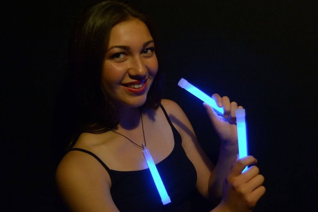 100 Industrial Grade Blue Light Sticks Y682