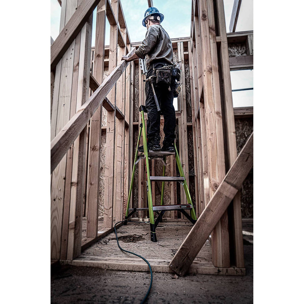 5-Foot Fiberglass Type IAA Stepladder G1506