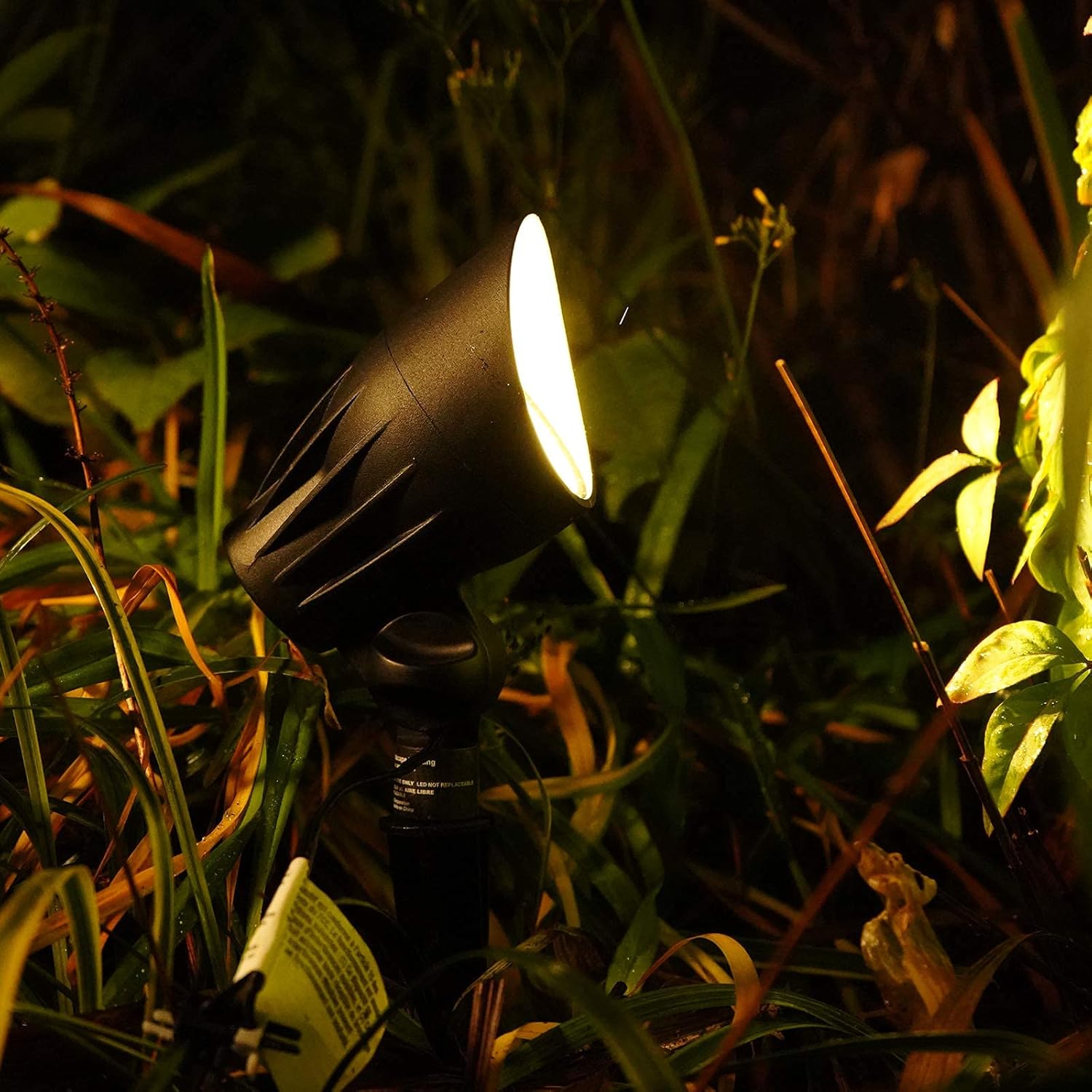8 Pack 5 Watt LED Landscape Lights 2700K 400 Lumens I989