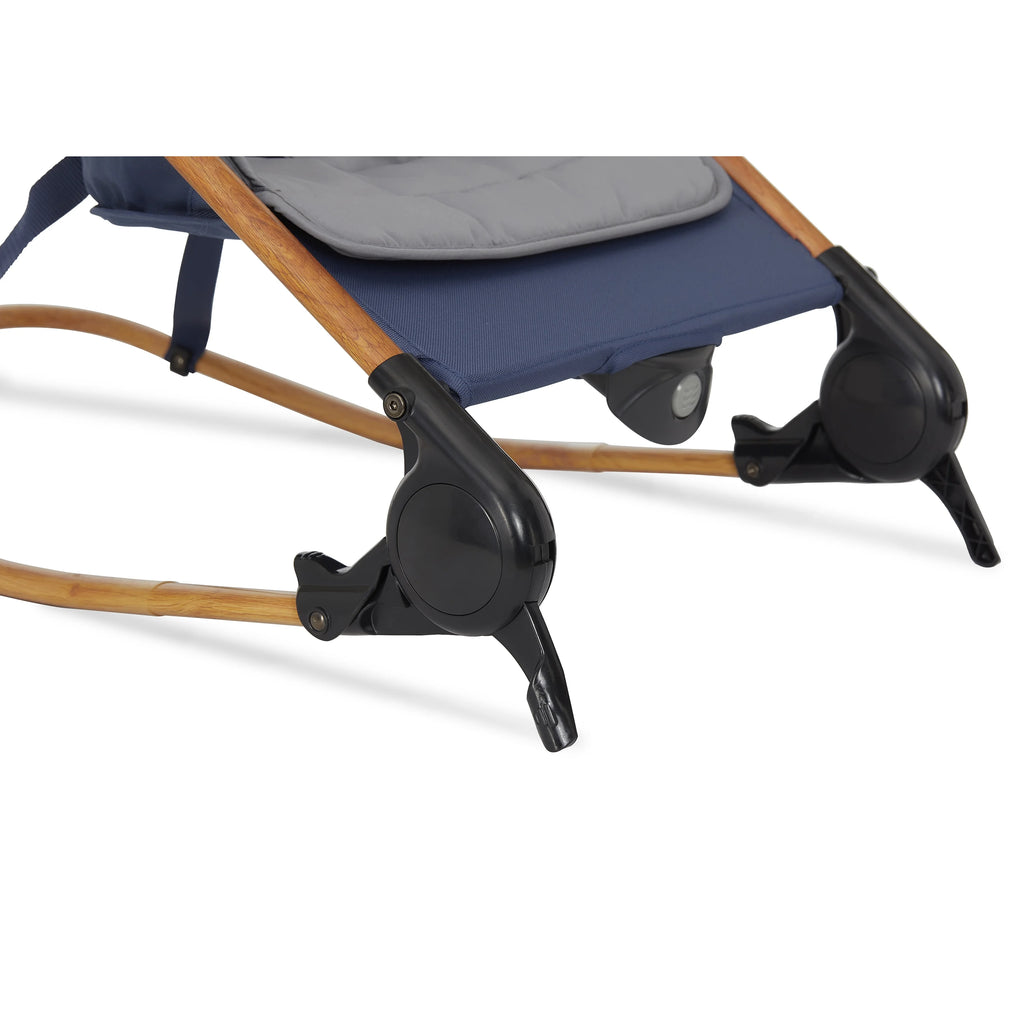 2-in-1 Baby Rocker and Stationary Seat F246