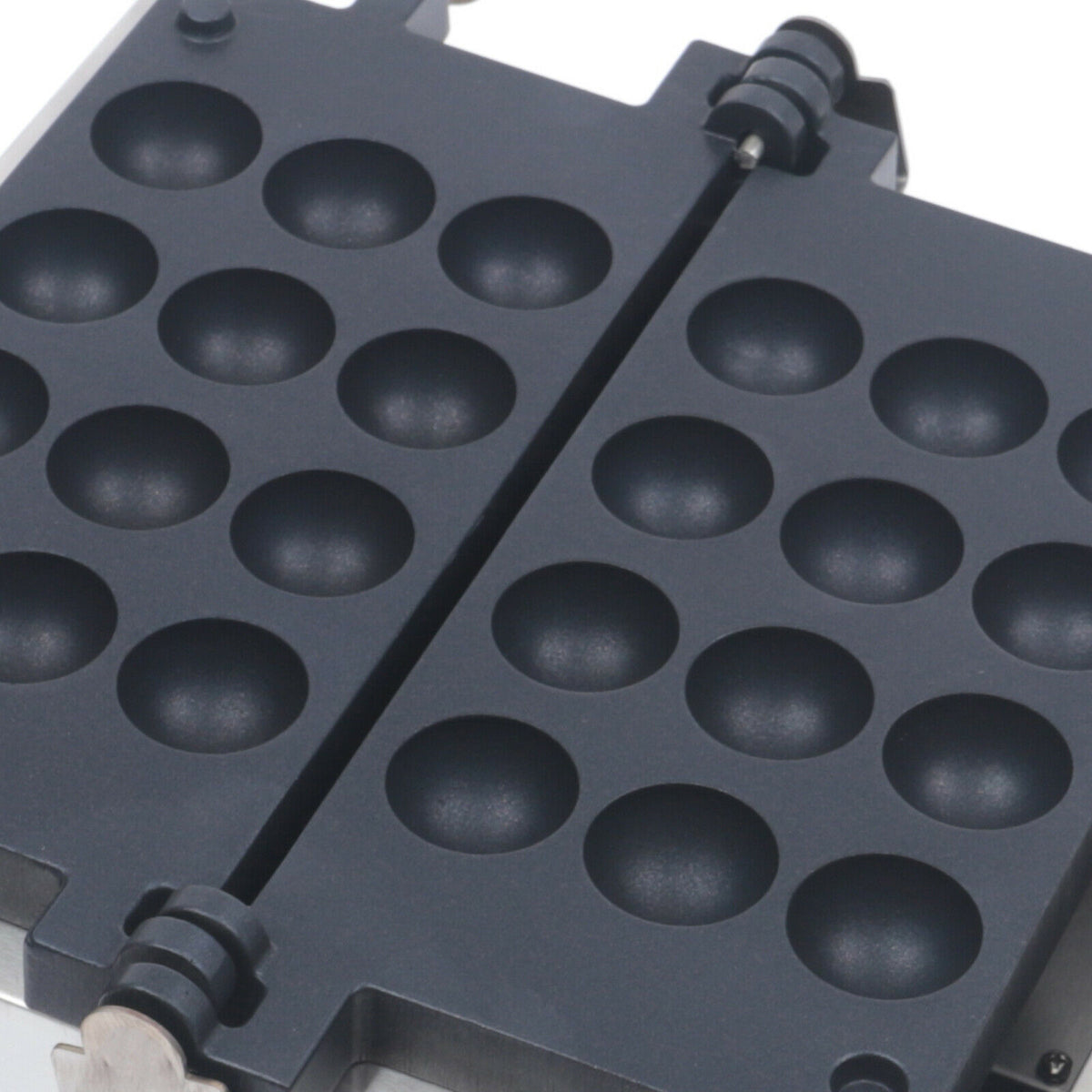 Non Stick Electric Waffle Maker W7132