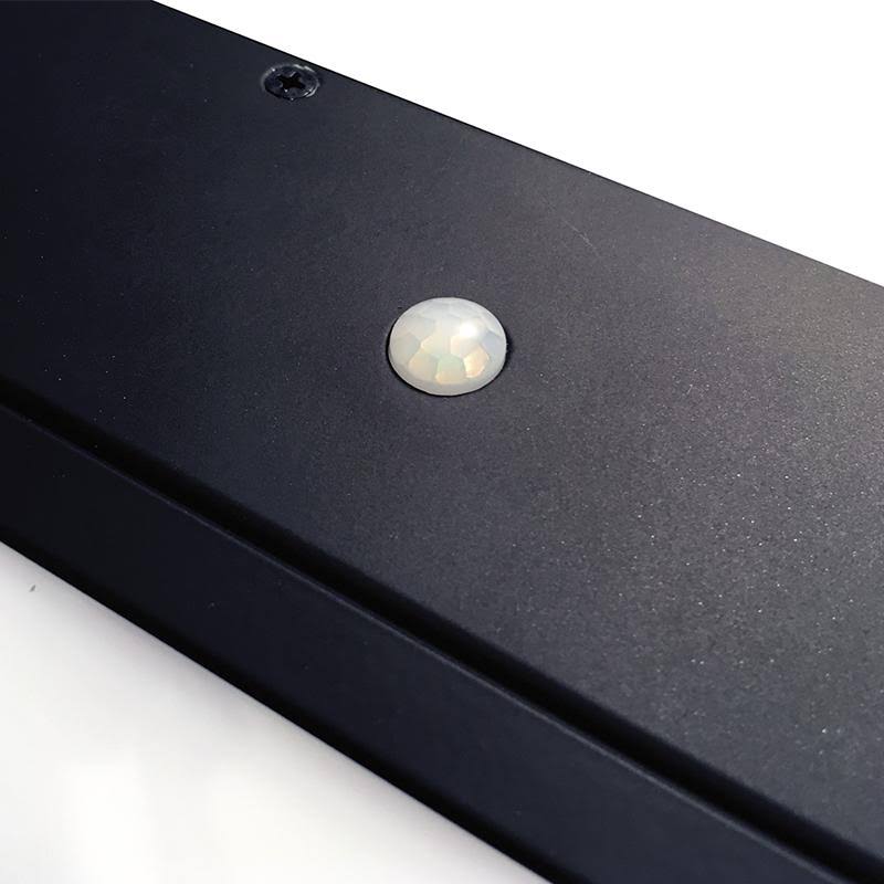 White Selectable CCT USB Port Undercabinet N98234