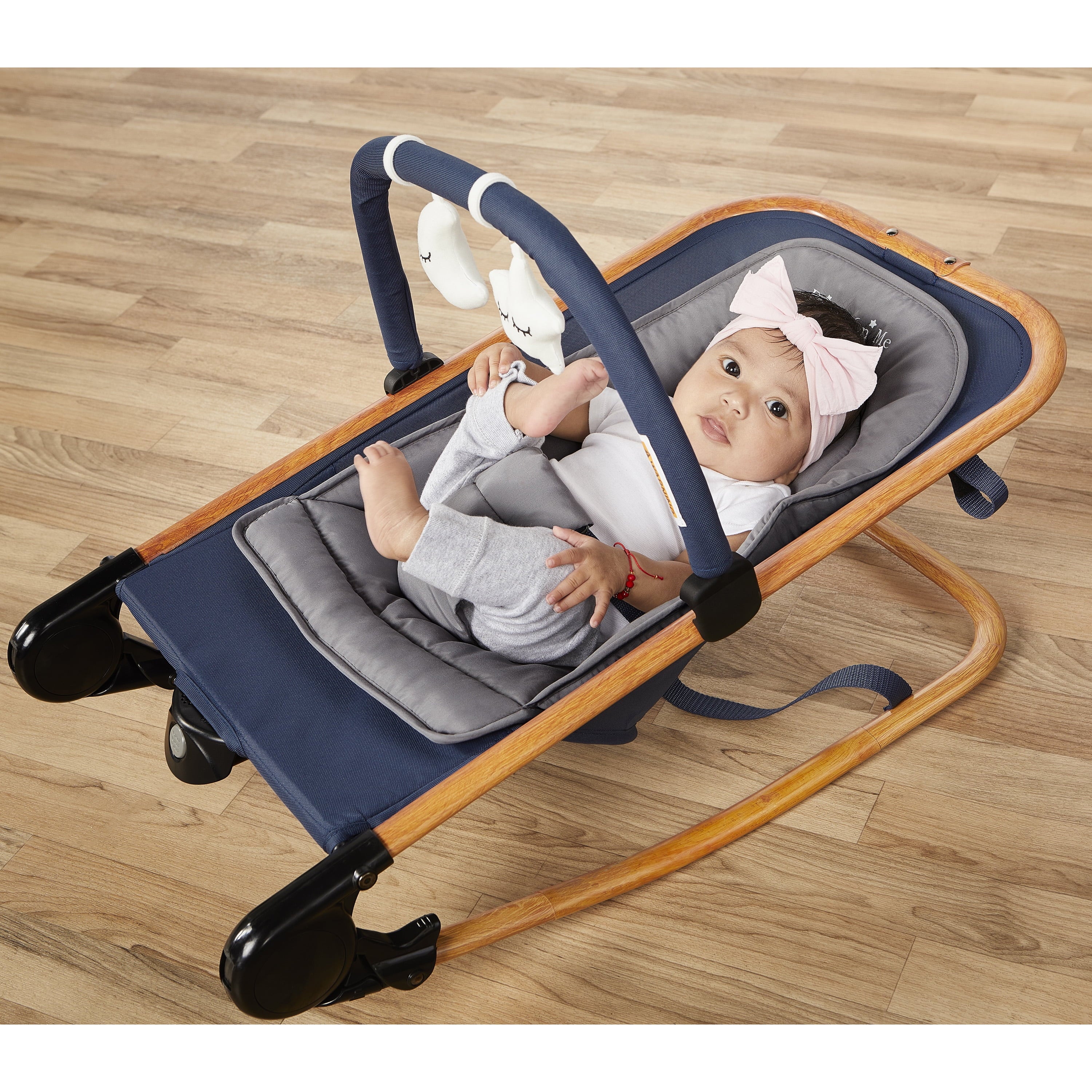 2-in-1 Baby Rocker and Stationary Seat F246