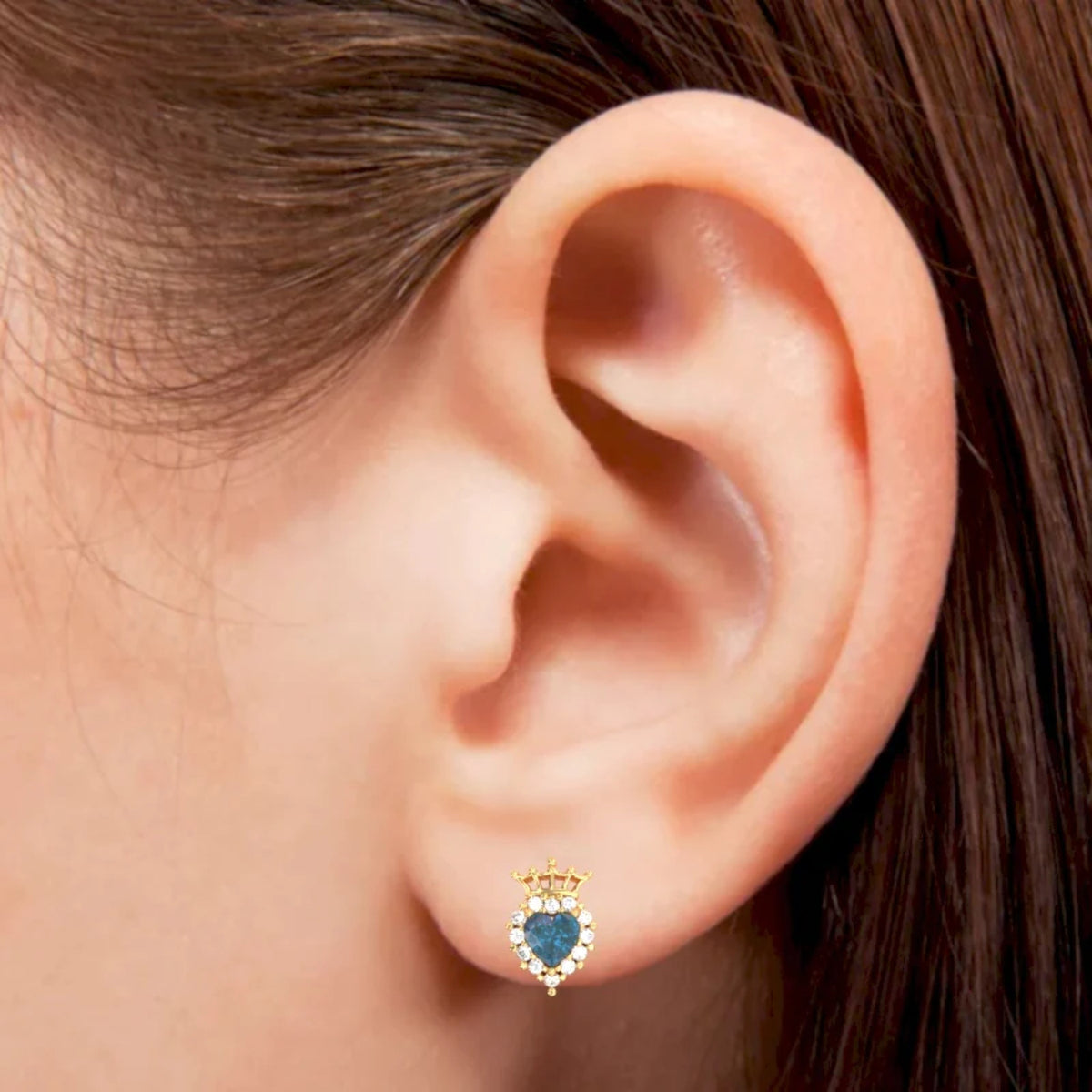 14k Yellow Gold Alexandrite Stud Earrings H555178