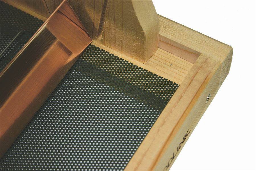 Cedar Feeder with Suet Cages L65352