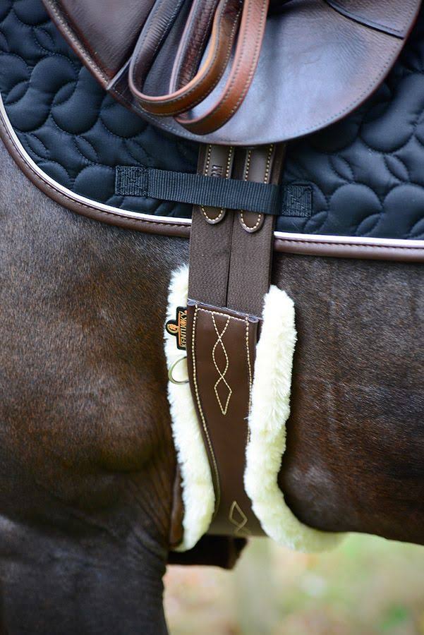 Anatomical Saddle Girth with Lambskin B171782